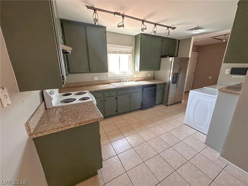 641 Pecos Way - Photo 5 of 17
