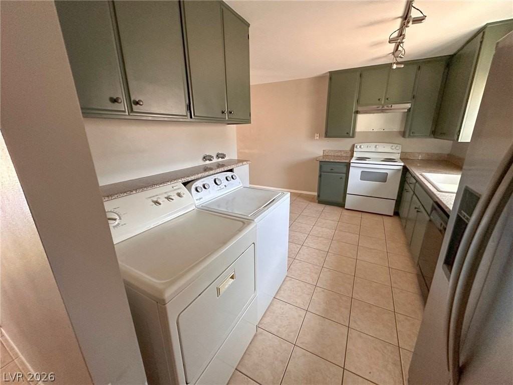 641 Pecos Way - Photo 6 of 17