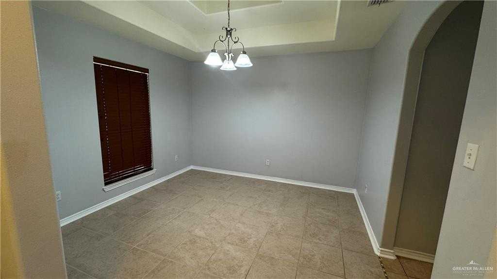 3405 Santa Monica - Photo 3 of 29