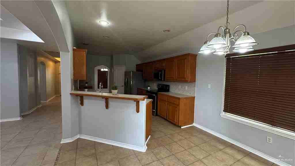 3405 Santa Monica - Photo 6 of 29