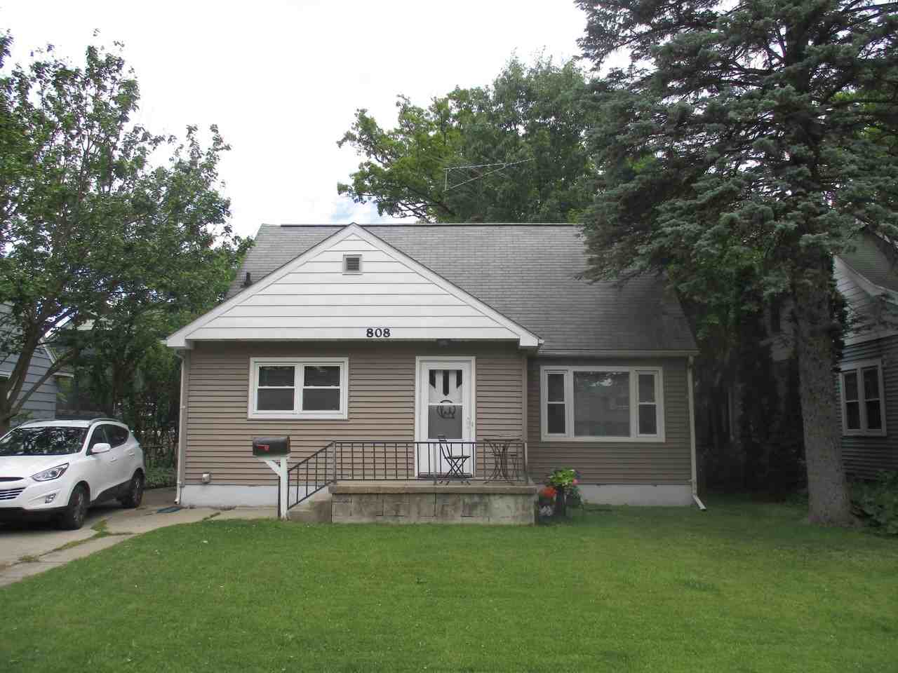 808 Pauline Blvd