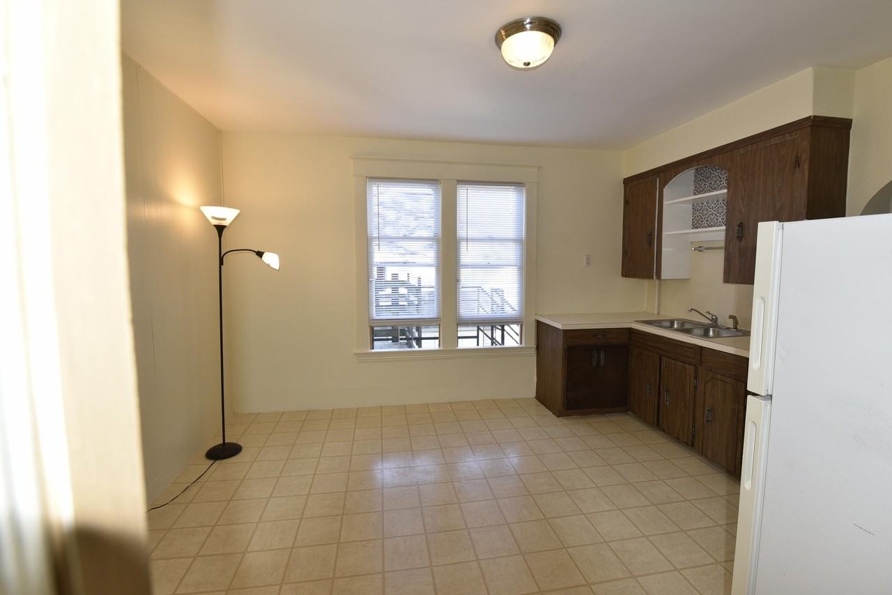 821 6th St Nw - Photo 5 of 13
