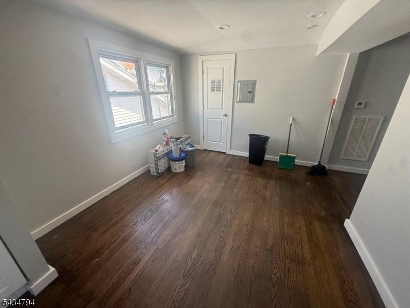 283 Isabella Ave - Photo 5 of 9