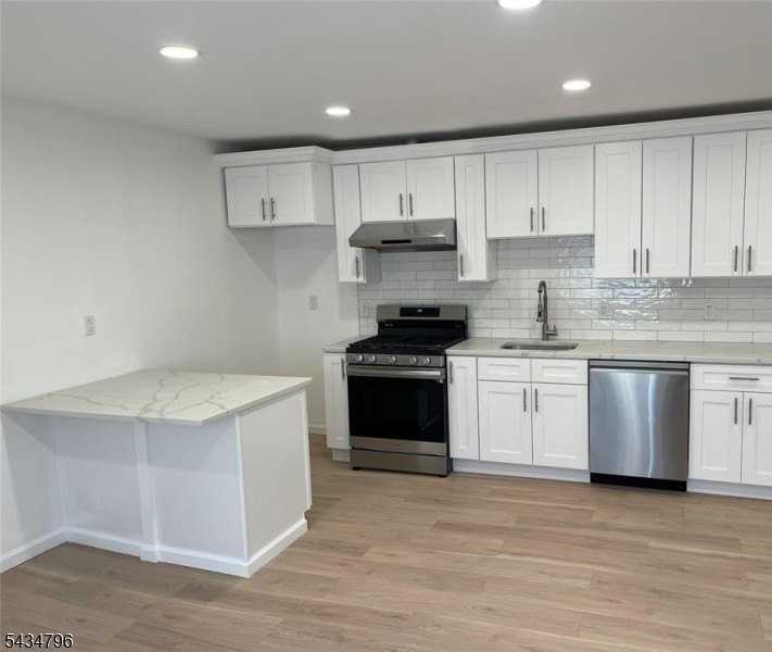 291 Garibaldi Ave - Photo 2 of 6