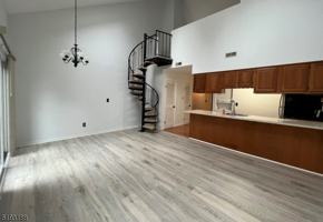 featured image of 20 Augusta Dr #8