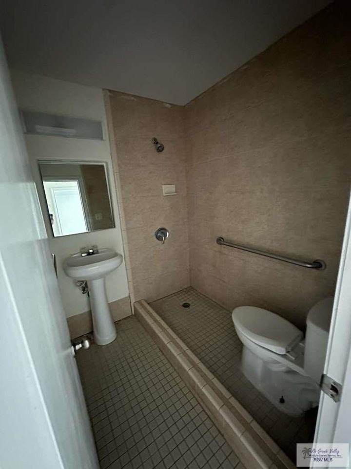 243 Freddy Fender Ln - Photo 5 of 6