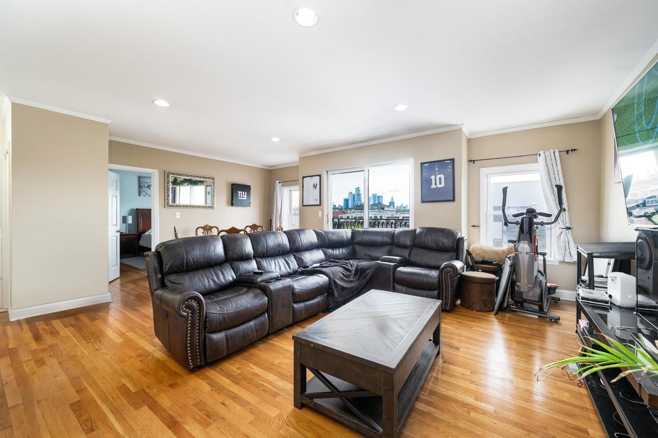 621 Monroe St #8B - Photo 2 of 19