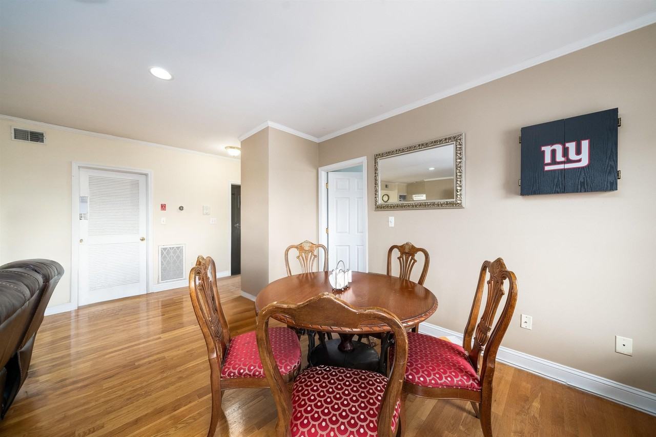 621 Monroe St #8B - Photo 7 of 19