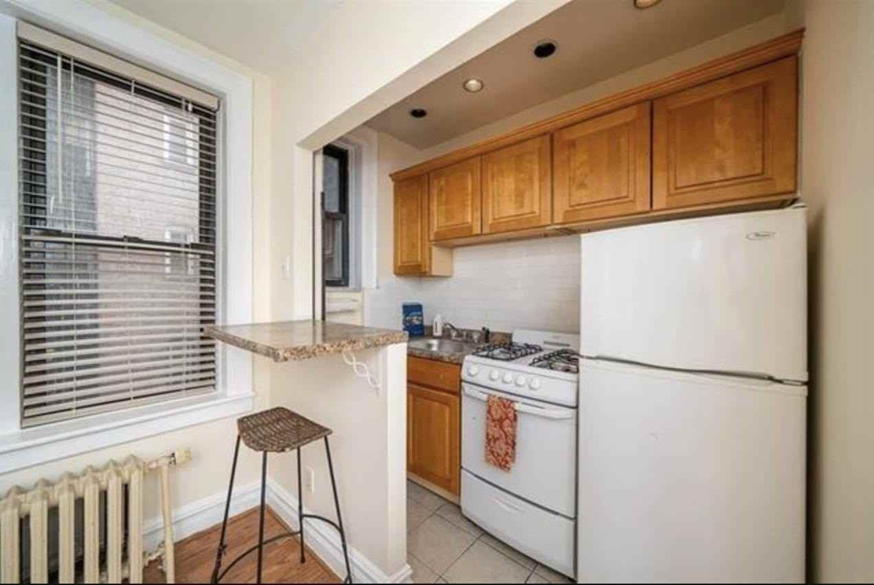 56 GLENWOOD AVE #28 - Photo 7 of 12