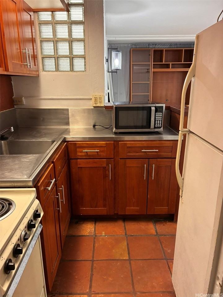 417 Namahana St #3 - Photo 4 of 16