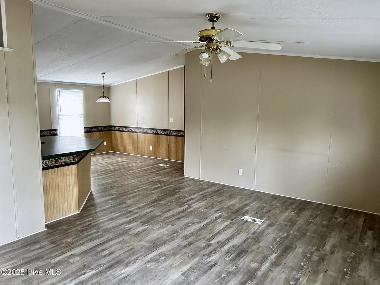 231 Church St - Photo 3 of 20