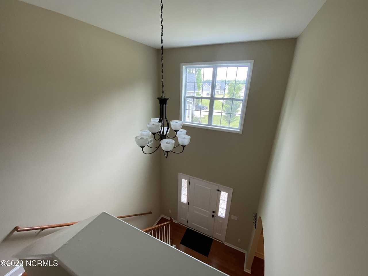 302 Toto Ct - Photo 3 of 18