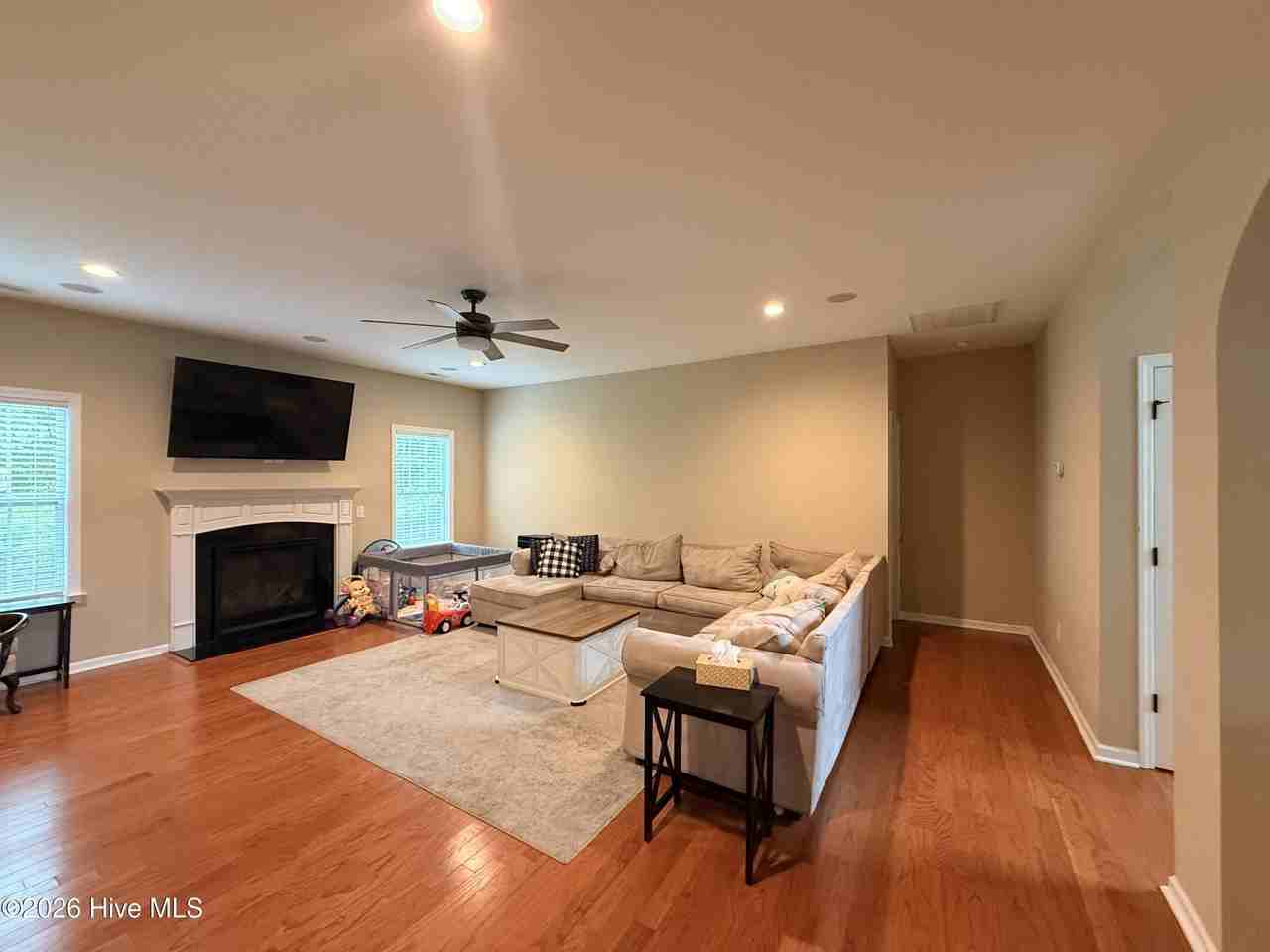 302 Toto Ct - Photo 4 of 18