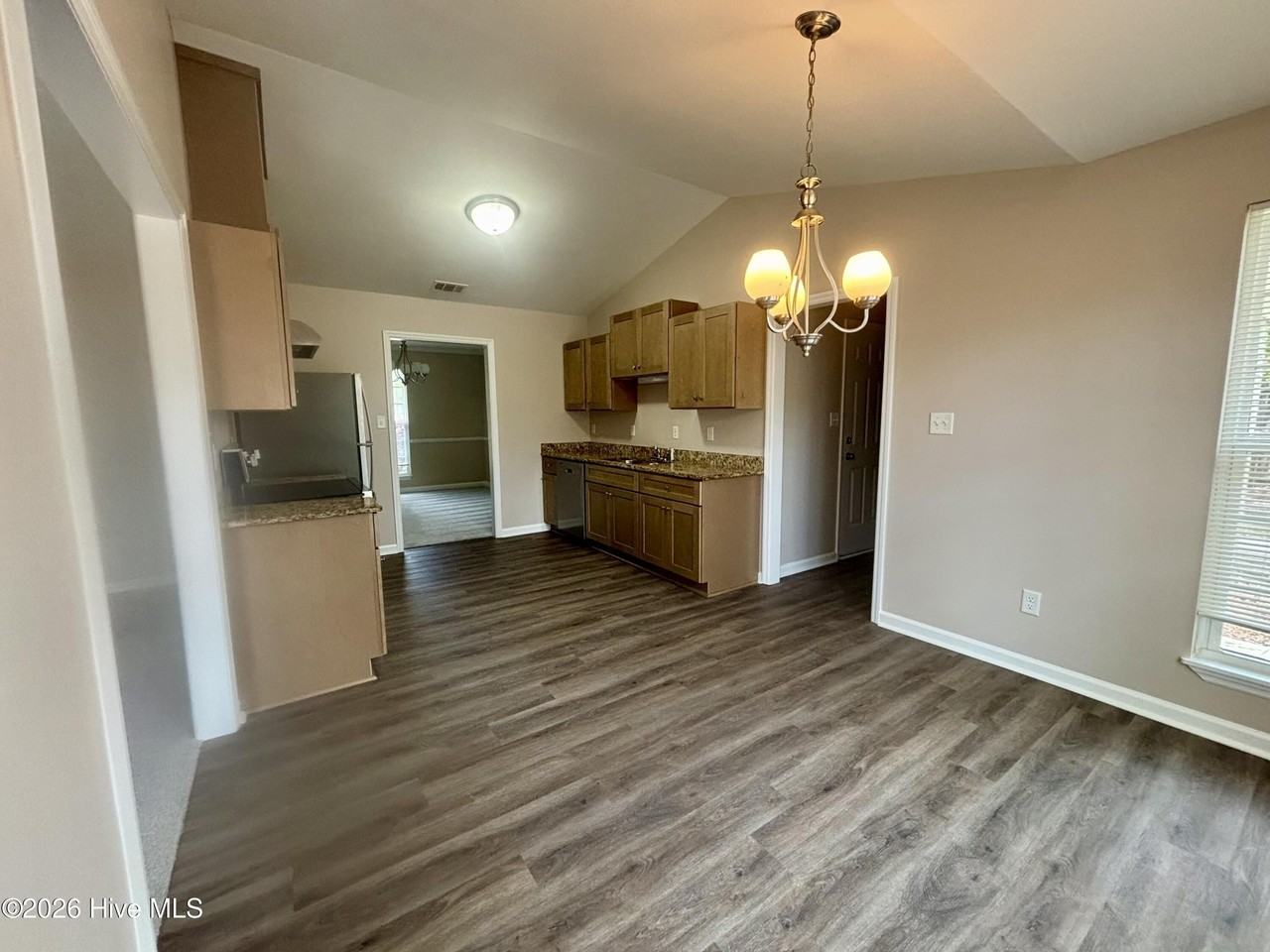 636 Bridgton Dr - Photo 3 of 22