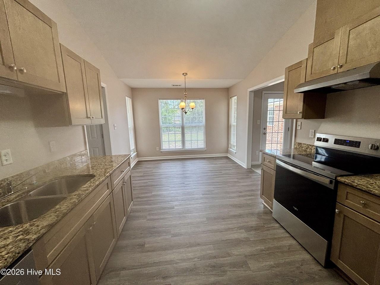 636 Bridgton Dr - Photo 6 of 22