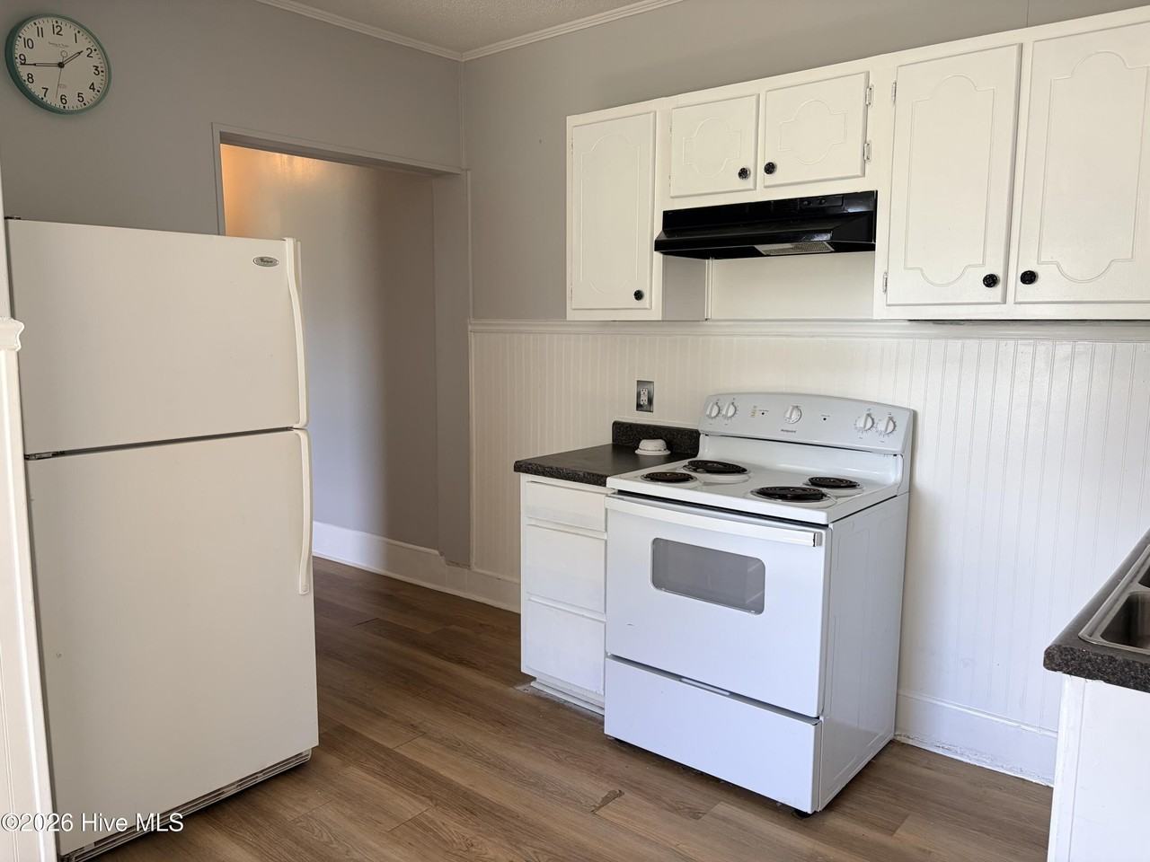 817 Arlington St #819 - Photo 6 of 10