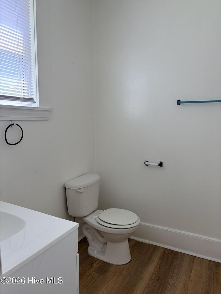 817 Arlington St #819 - Photo 7 of 10