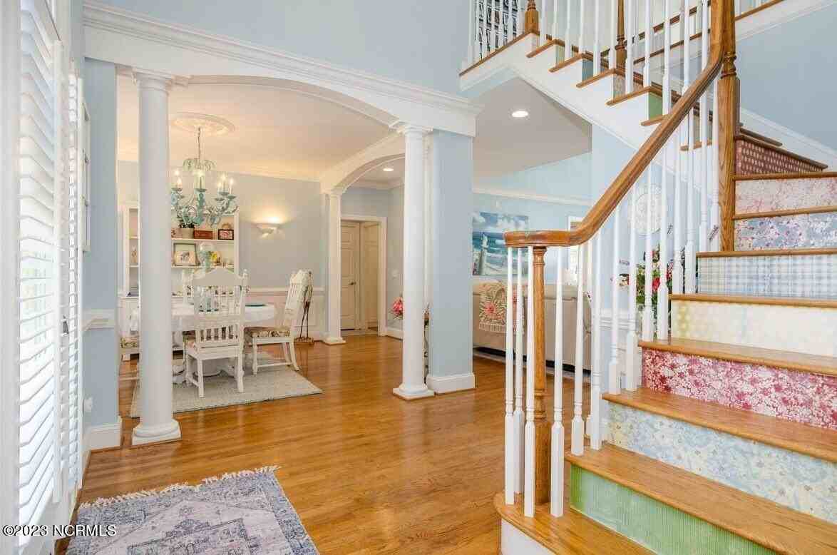 300 Garnercrest Rd - Photo 3 of 50
