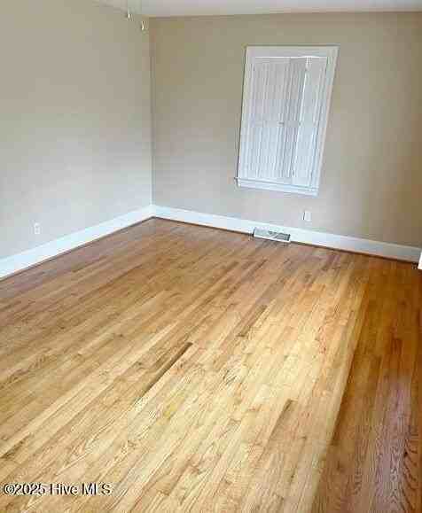 211 Nichols Dr - Photo 5 of 10