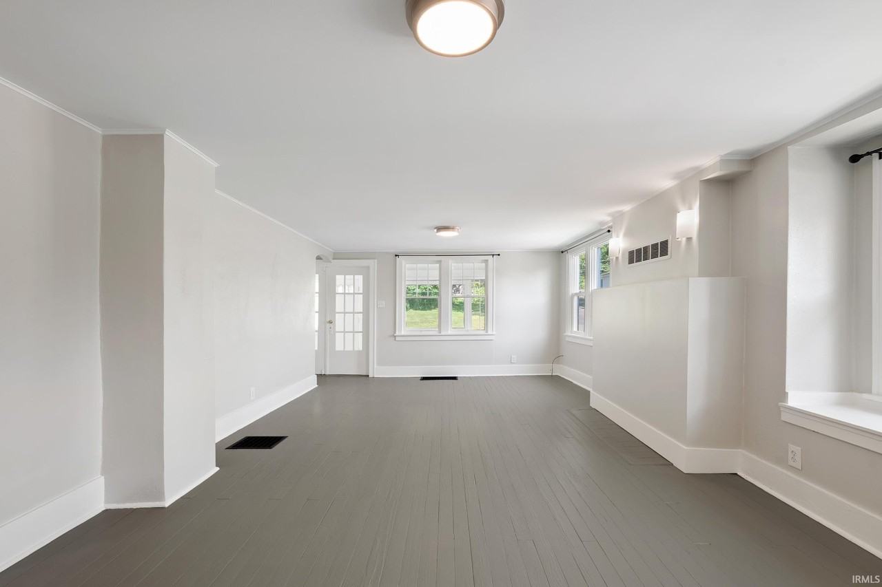 1112 Park Ave - Photo 4 of 21