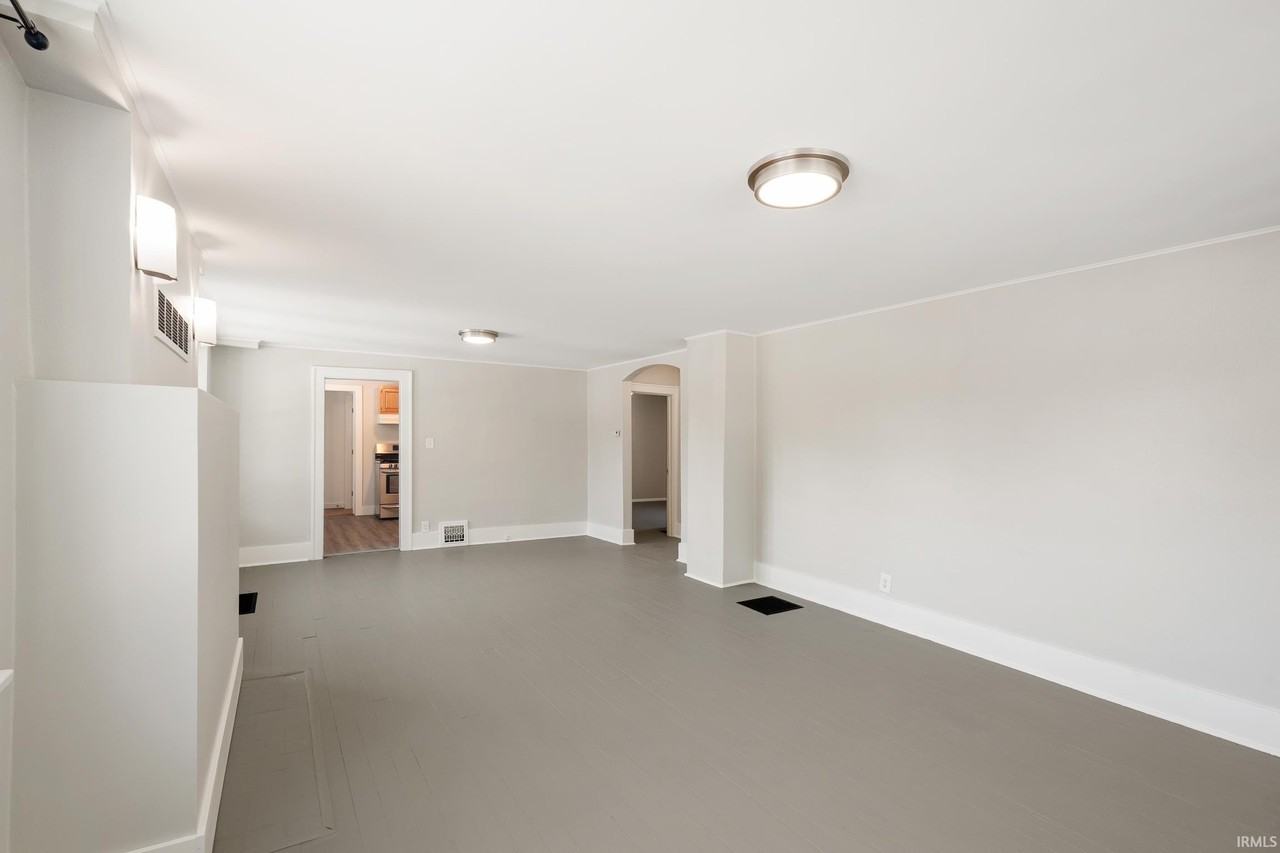 1112 Park Ave - Photo 7 of 21