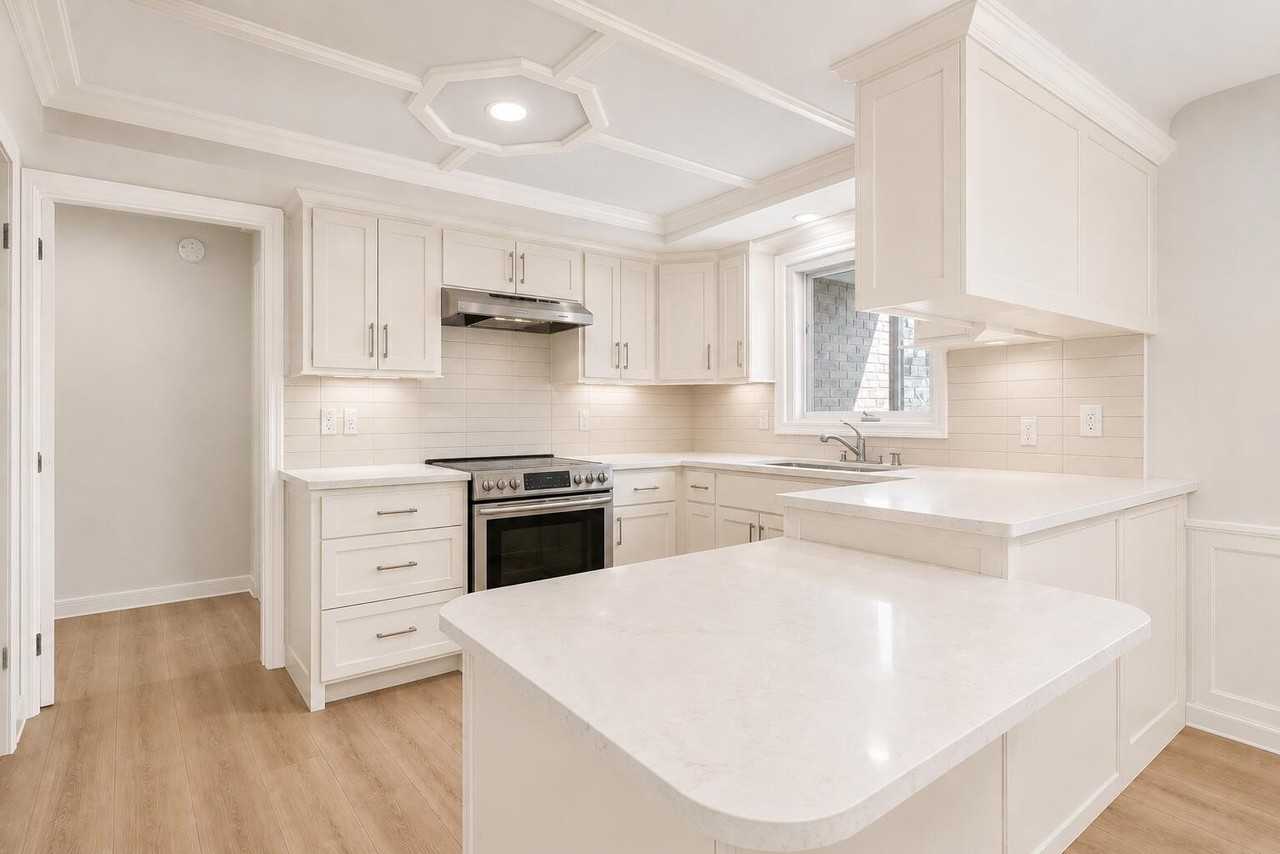 5216 94th St - Photo 3 of 10