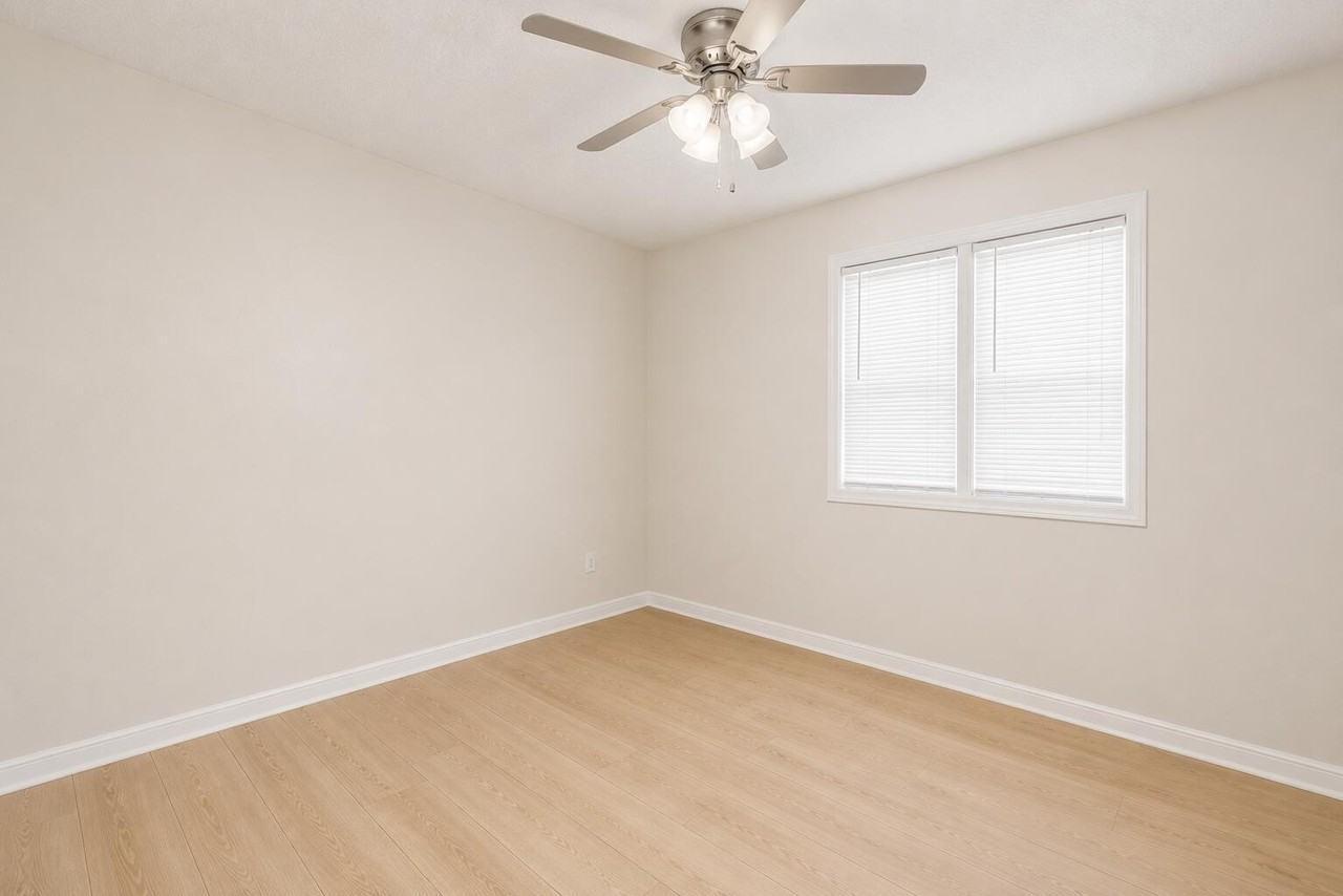 5216 94th St - Photo 6 of 10