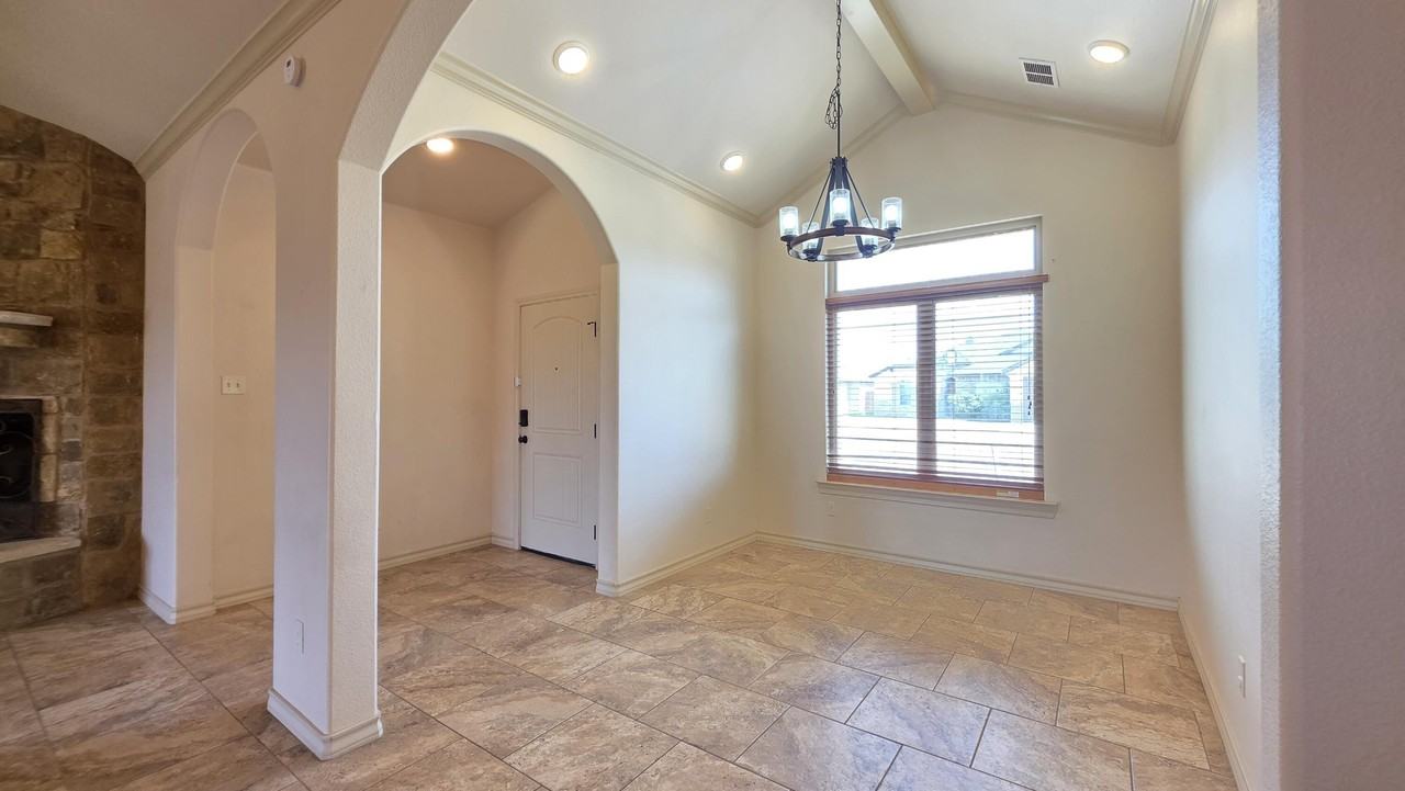 5234 Kemper St - Photo 3 of 28