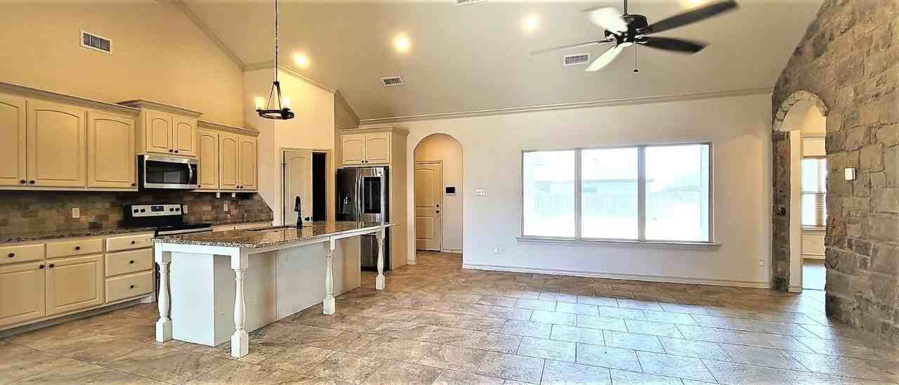 5234 Kemper St - Photo 4 of 28