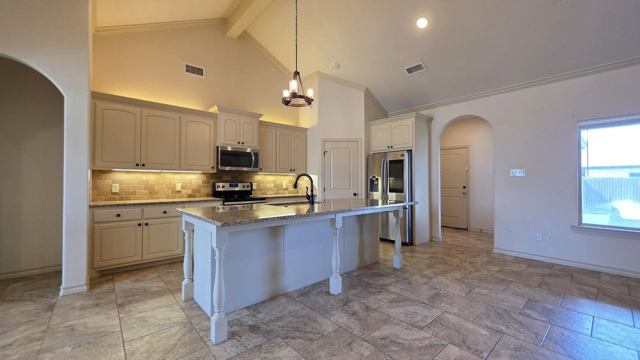 5234 Kemper St - Photo 6 of 28
