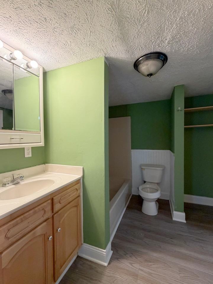 180 Martin Ln - Photo 7 of 12
