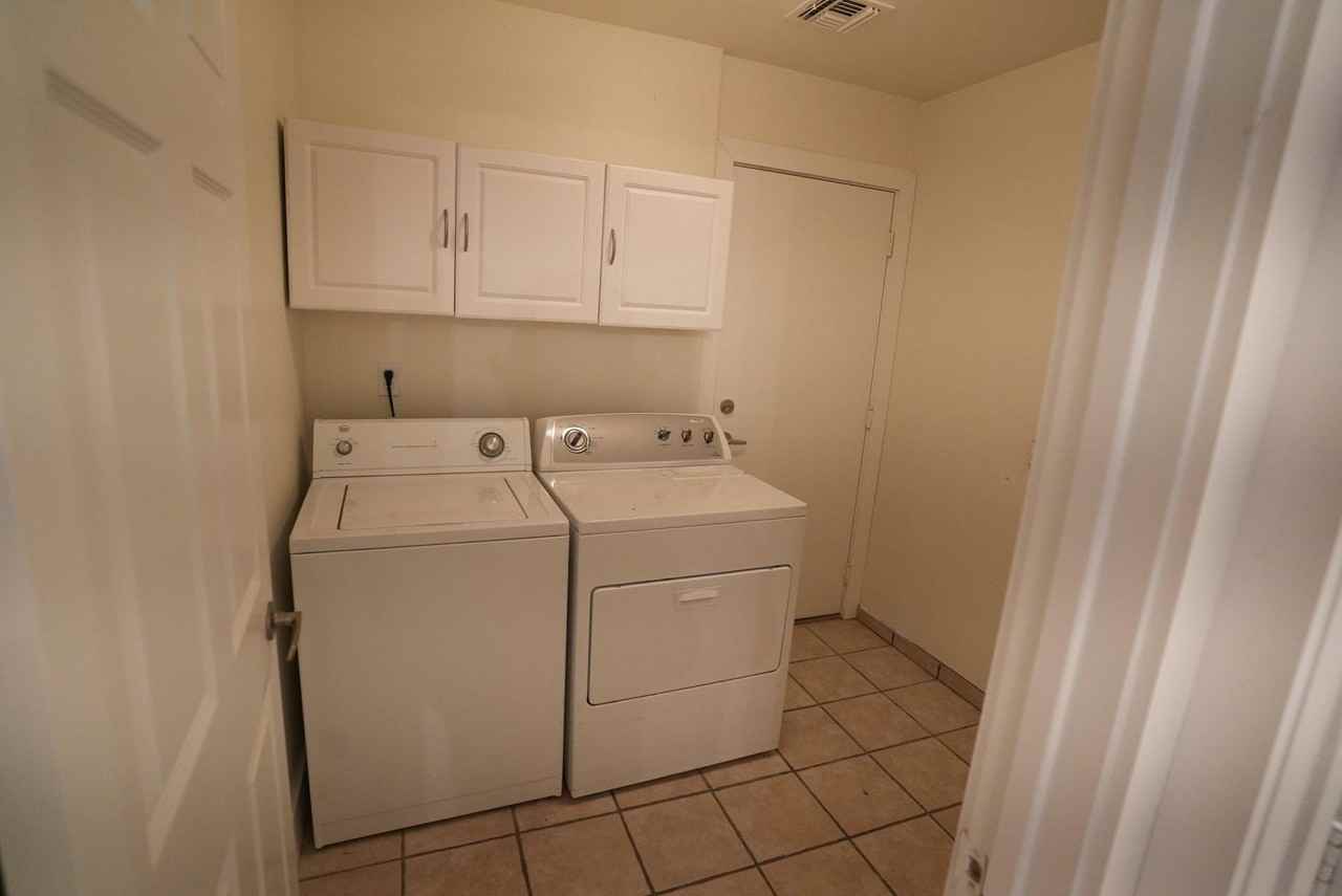 E Santa Fe Ln - Photo 2 of 44