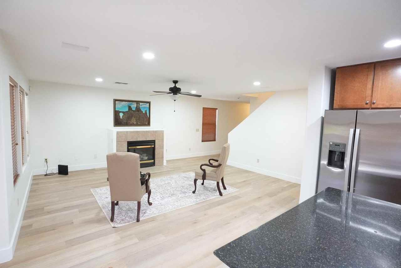 E Santa Fe Ln - Photo 3 of 44