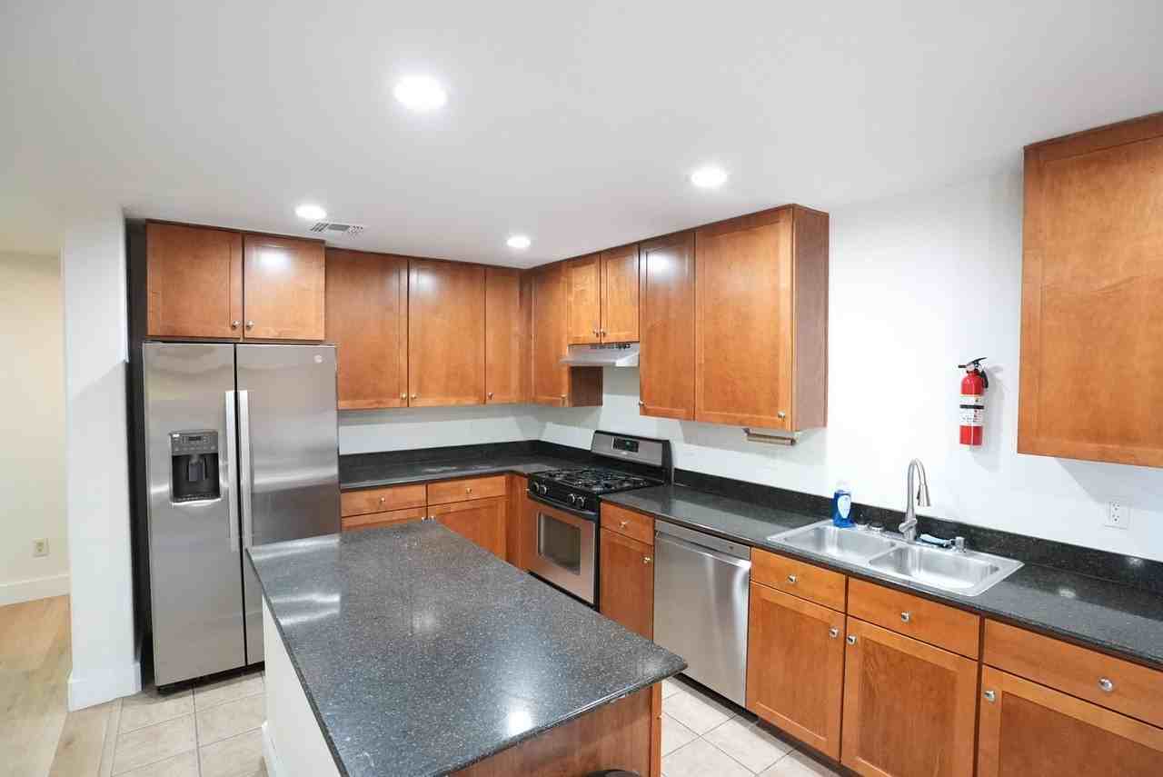 E Santa Fe Ln - Photo 7 of 44