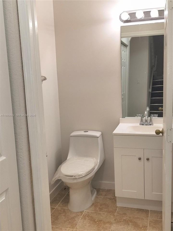 4125 Ne 24th Dr #4125 - Photo 6 of 19