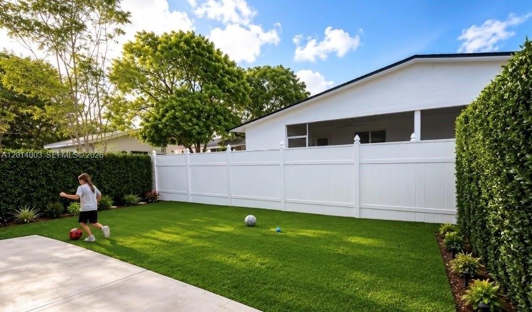 953 Sw 16th St - Photo 3 of 7
