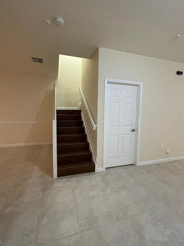 25122 Sw 115th Ave - Photo 5 of 19