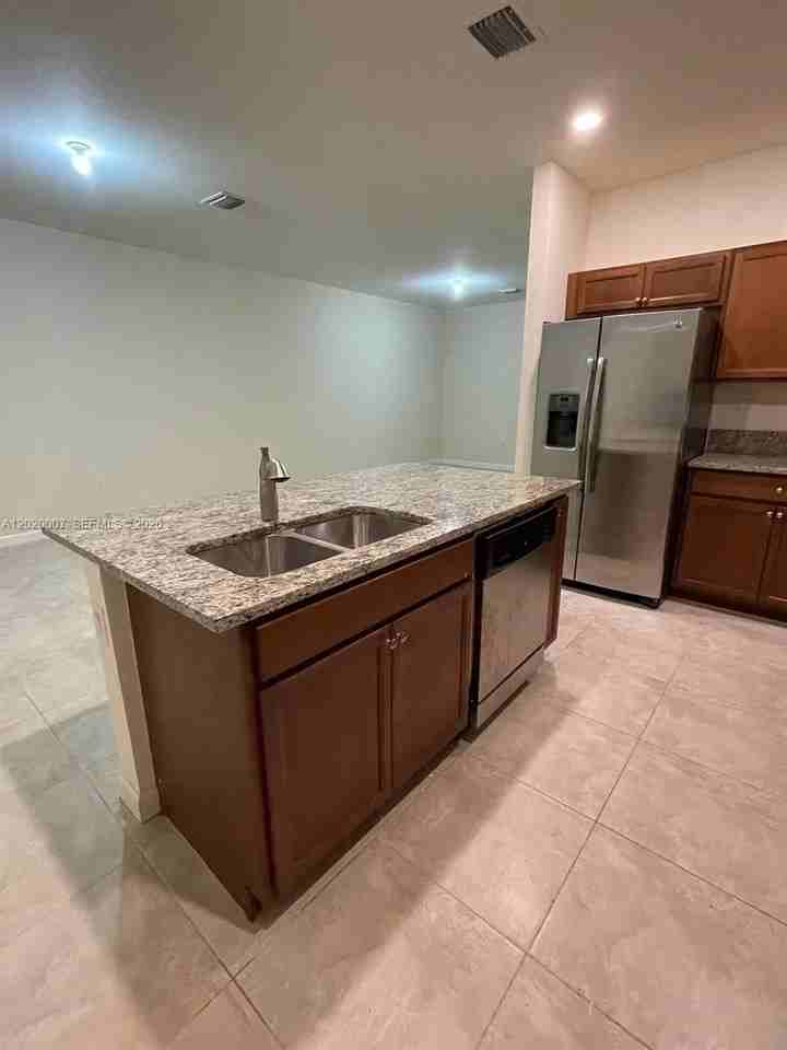 25122 Sw 115th Ave - Photo 7 of 19