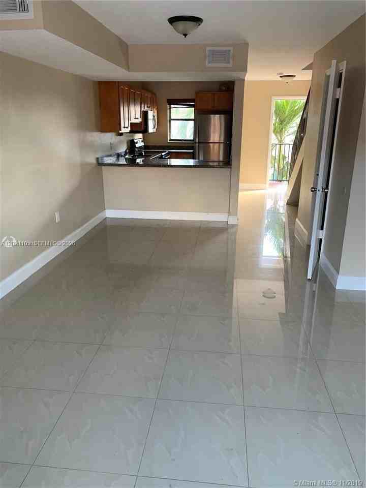2313 W 60th St #C206 - Photo 2 of 25
