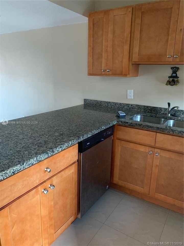 2313 W 60th St #C206 - Photo 4 of 25