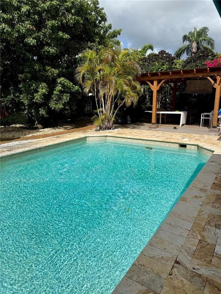 5170 Sw 18th Ct - Photo 3 of 24