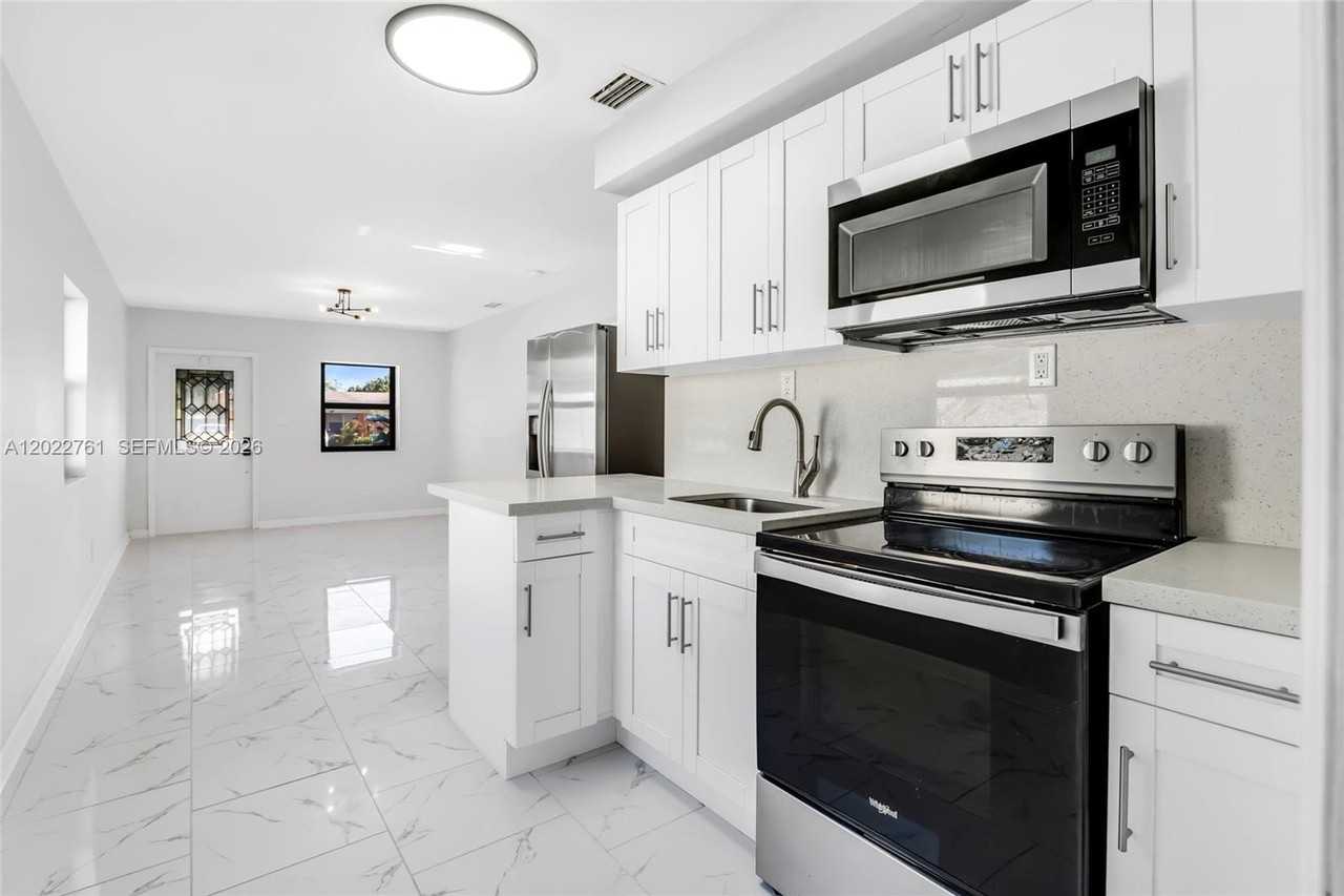 6312 Sw 19th St #1 - Photo 3 of 16