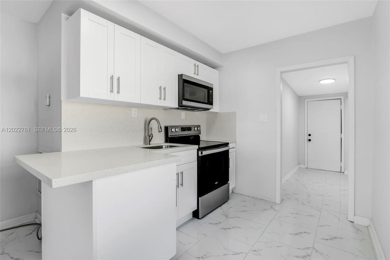 6312 Sw 19th St #1 - Photo 4 of 16