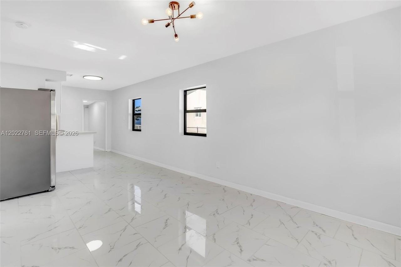 6312 Sw 19th St #1 - Photo 5 of 16