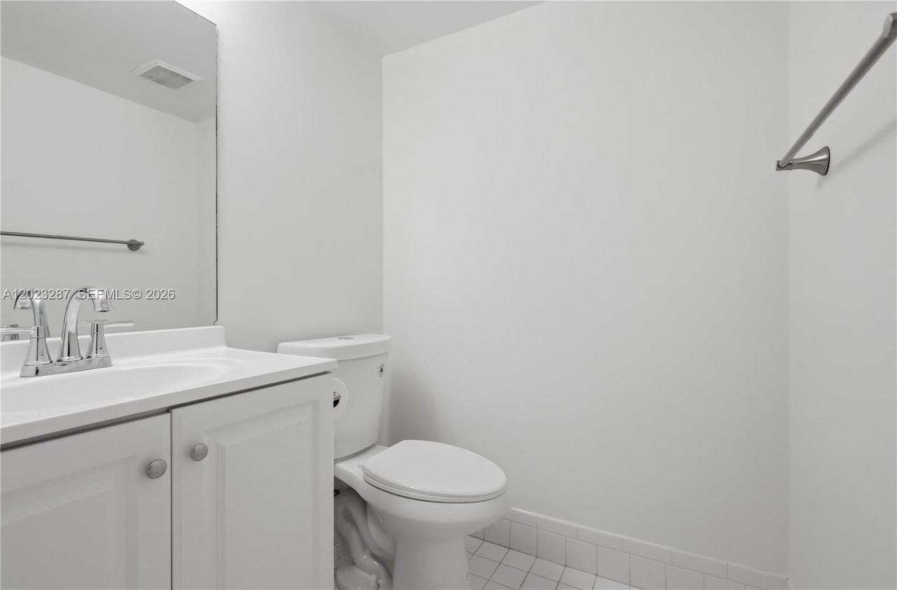 301 Sw 135th Ave #415C - Photo 4 of 23