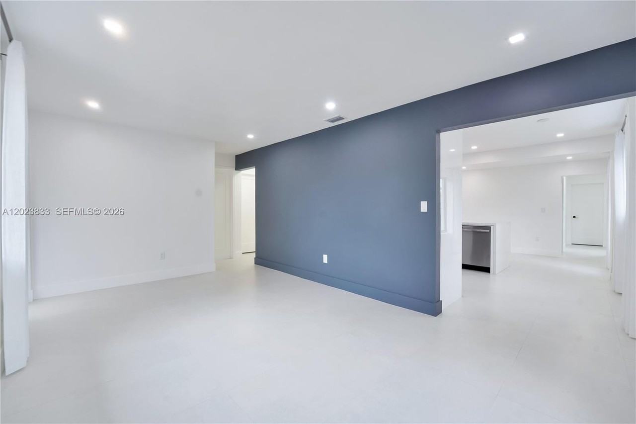 6566 Sw 35th St - Photo 5 of 36