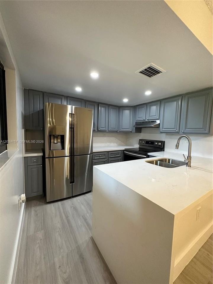 10813 Nw 7th St #5-11 - Photo 6 of 17