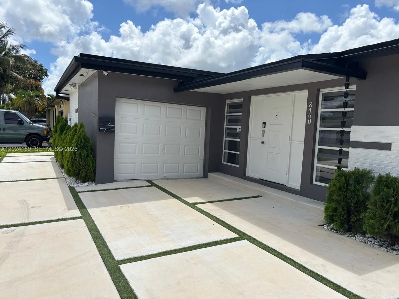 8460 Nw 21st St - Photo 3 of 22