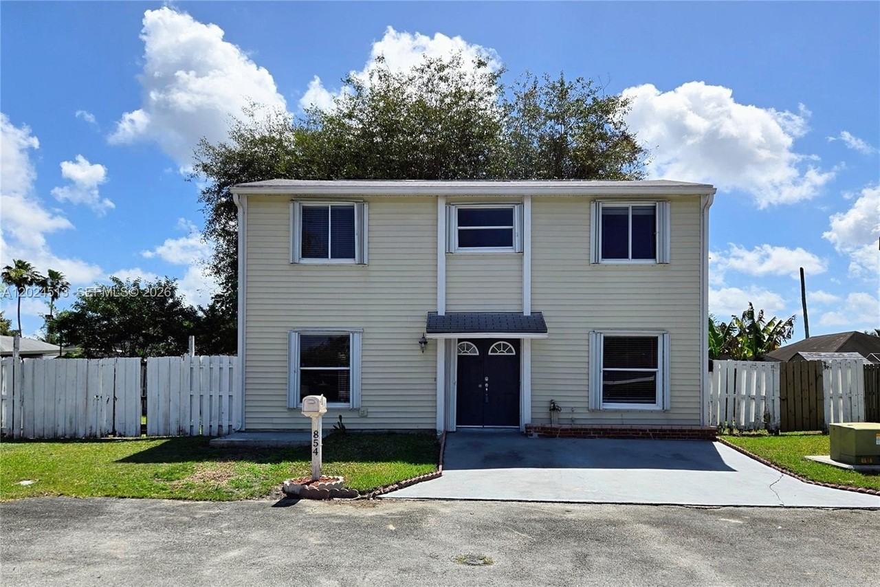 854 Sw 8th Pl - Photo 2 of 28