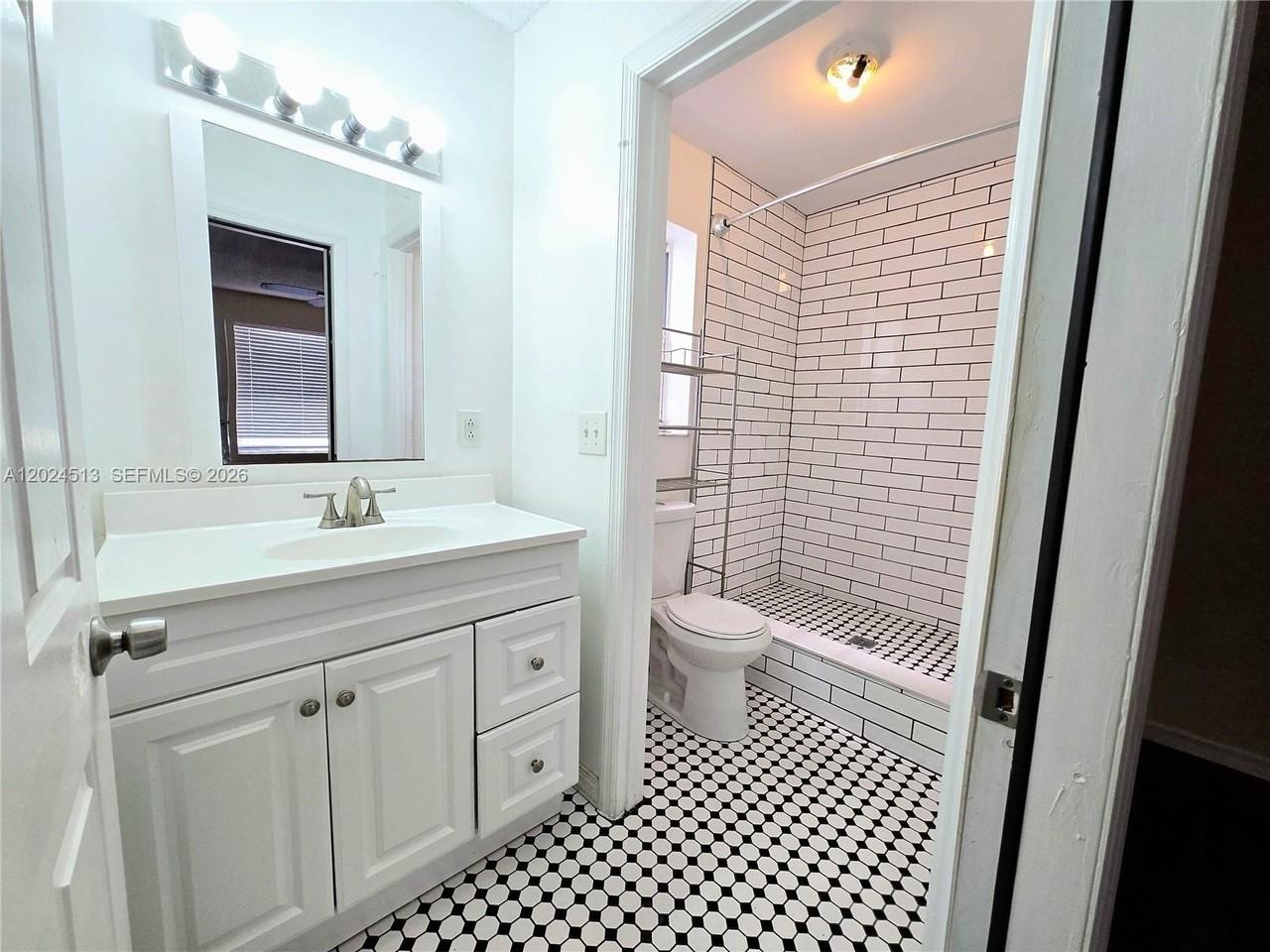 854 Sw 8th Pl - Photo 5 of 28